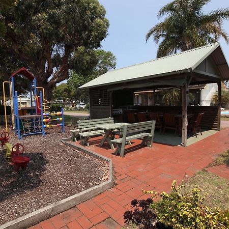 Lazy Acre Log Cabins Lakes Entrance Exterior foto