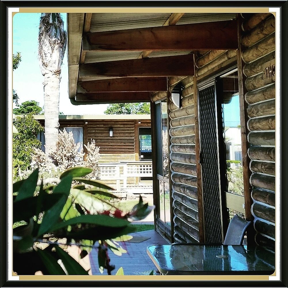 Lazy Acre Log Cabins Lakes Entrance Exterior foto