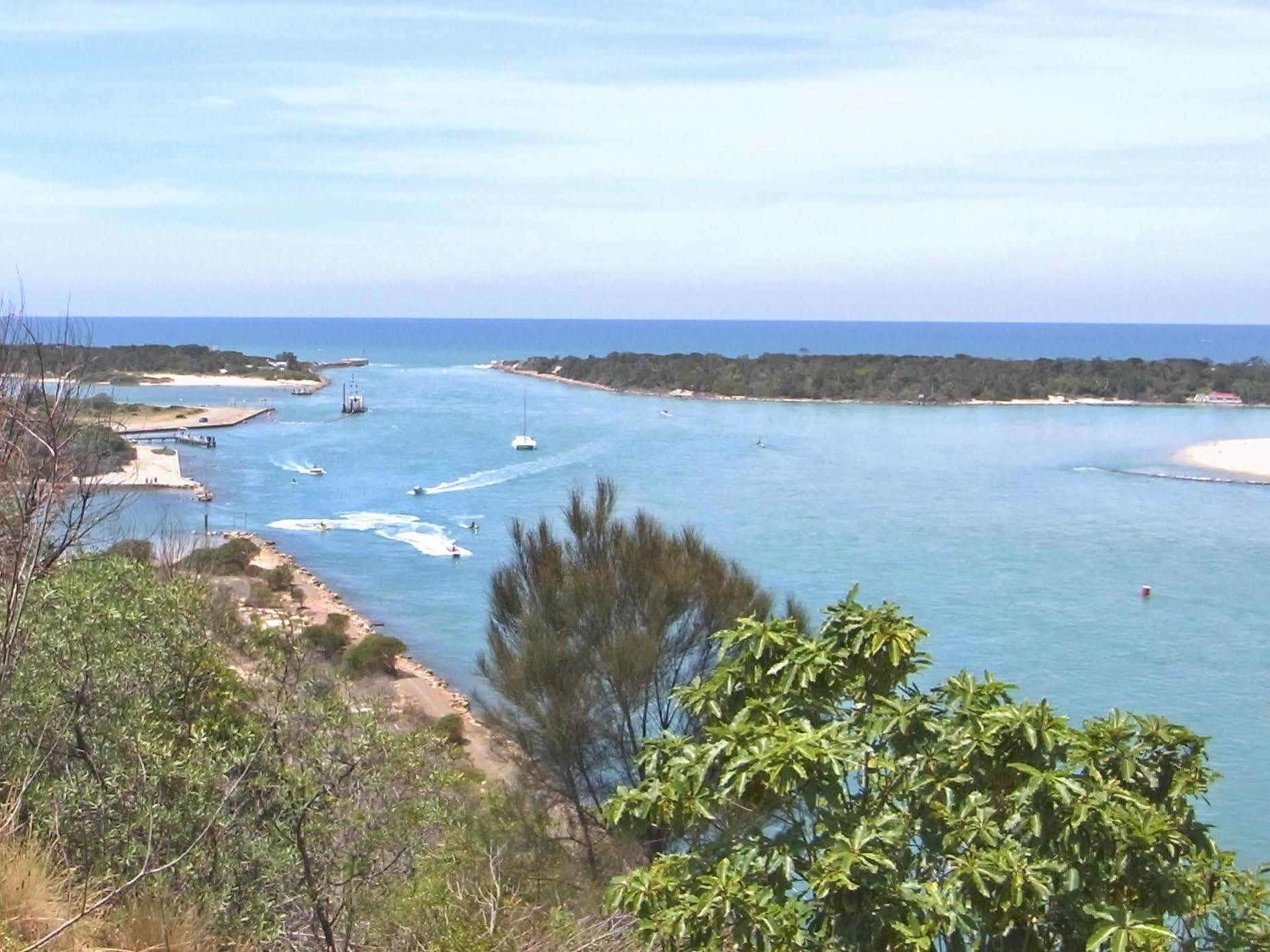 Lazy Acre Log Cabins Lakes Entrance Exterior foto