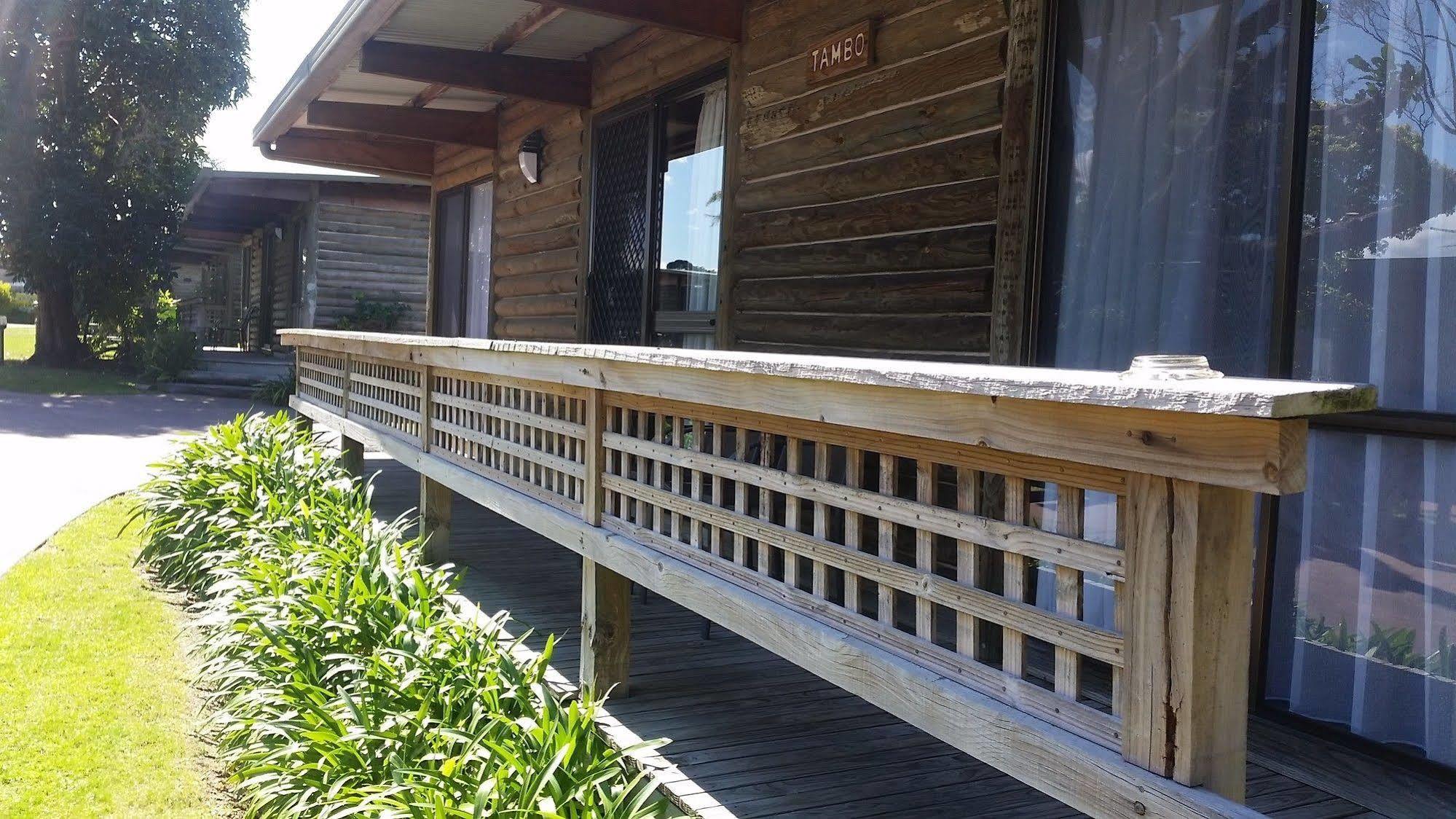 Lazy Acre Log Cabins Lakes Entrance Exterior foto