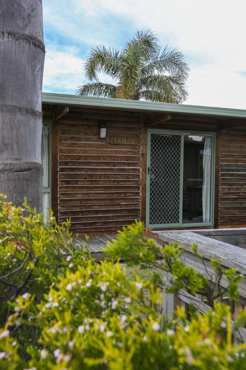 Lazy Acre Log Cabins Lakes Entrance Exterior foto