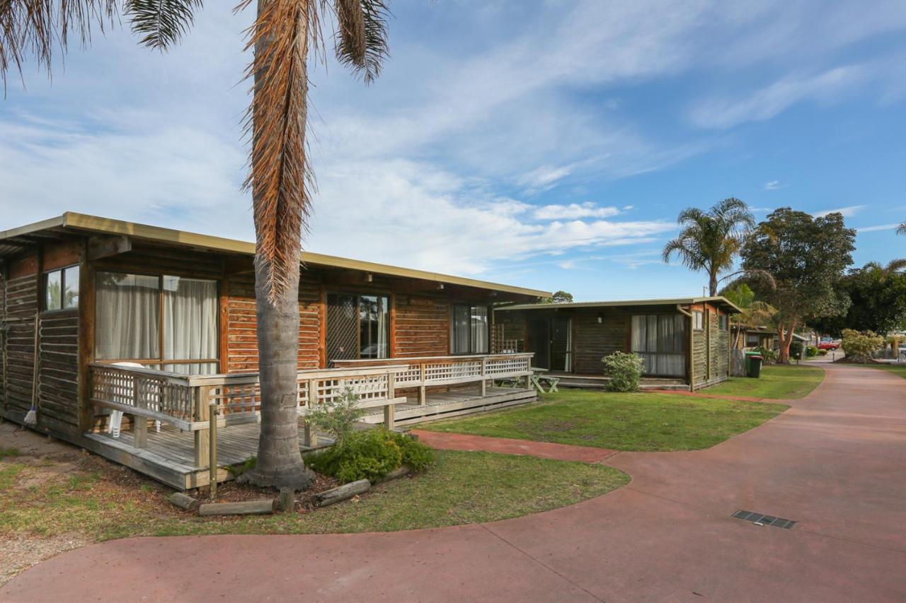 Lazy Acre Log Cabins Lakes Entrance Exterior foto