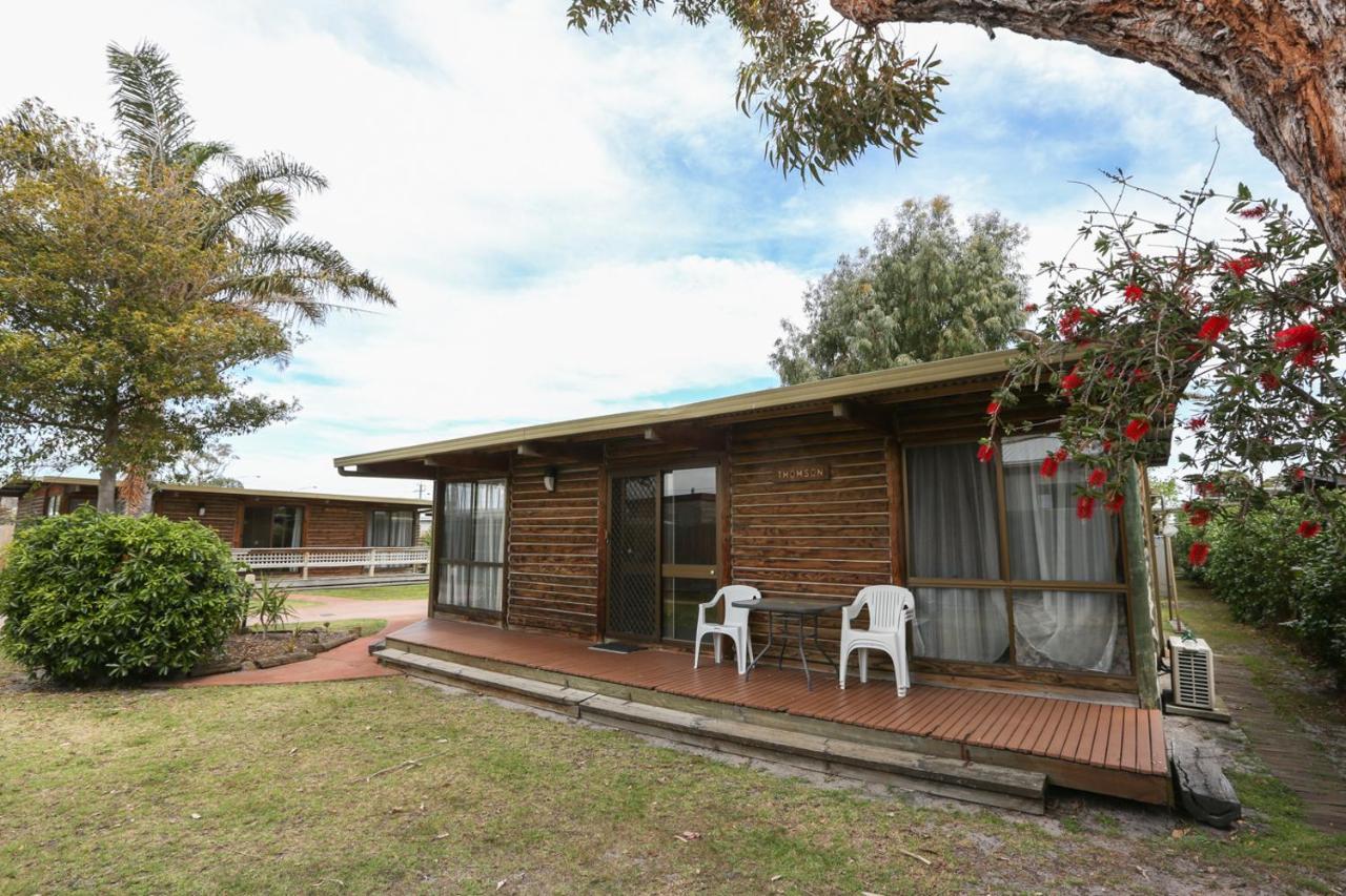 Lazy Acre Log Cabins Lakes Entrance Exterior foto