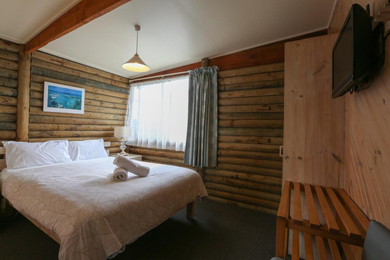 Lazy Acre Log Cabins Lakes Entrance Exterior foto