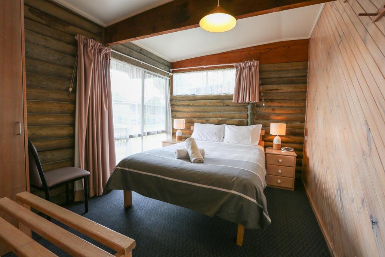 Lazy Acre Log Cabins Lakes Entrance Exterior foto