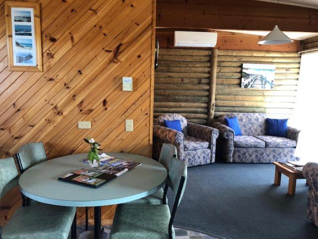 Lazy Acre Log Cabins Lakes Entrance Exterior foto